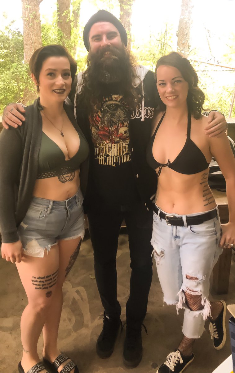 panickedmilagro's tweet photo. This thick bitch said fuck anyone who said I couldnt rock a bikini. My body is beautiful and it’s mine. #missthickness https://t.co/Or6tEt5LUG