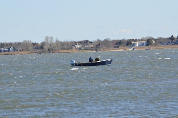 27east's tweet image. Southampton Town Trustees Open Mecox Bay To Oyster Dredging: The Southampton Town Trustees agreed last month to allow oysters to be pulled from the bottom of Mecox Bay by commercial fishermen... more Greg Wehner dlvr.it/R1zMj1