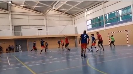 d_cerca's tweet photo. DEPORTES|| Nueva victoria del BM Ciudad de Dalías ante el BM El Viso...https://t.co/v7LCafU58S @ClubBmDalias https://t.co/FAYc1A5zpt
