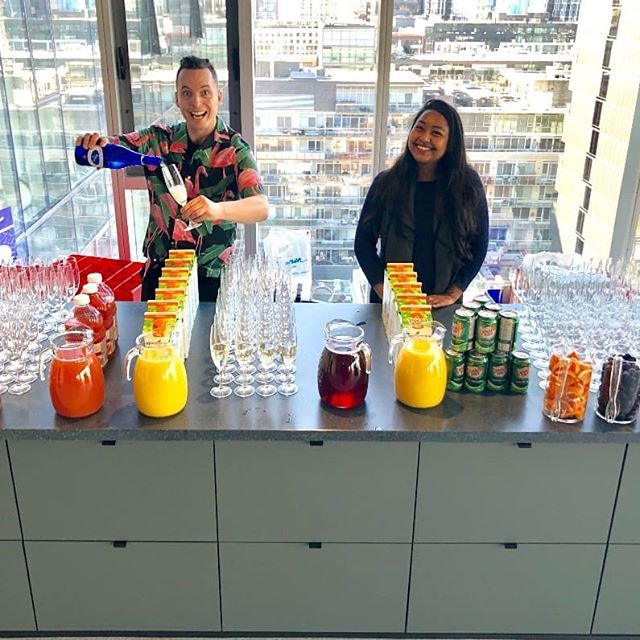 Mimosa Mondays 🥂 with Shopify! #Feedyourteam #mimosas #mimosamonday #officeparty ift.tt/2CO4FQ1