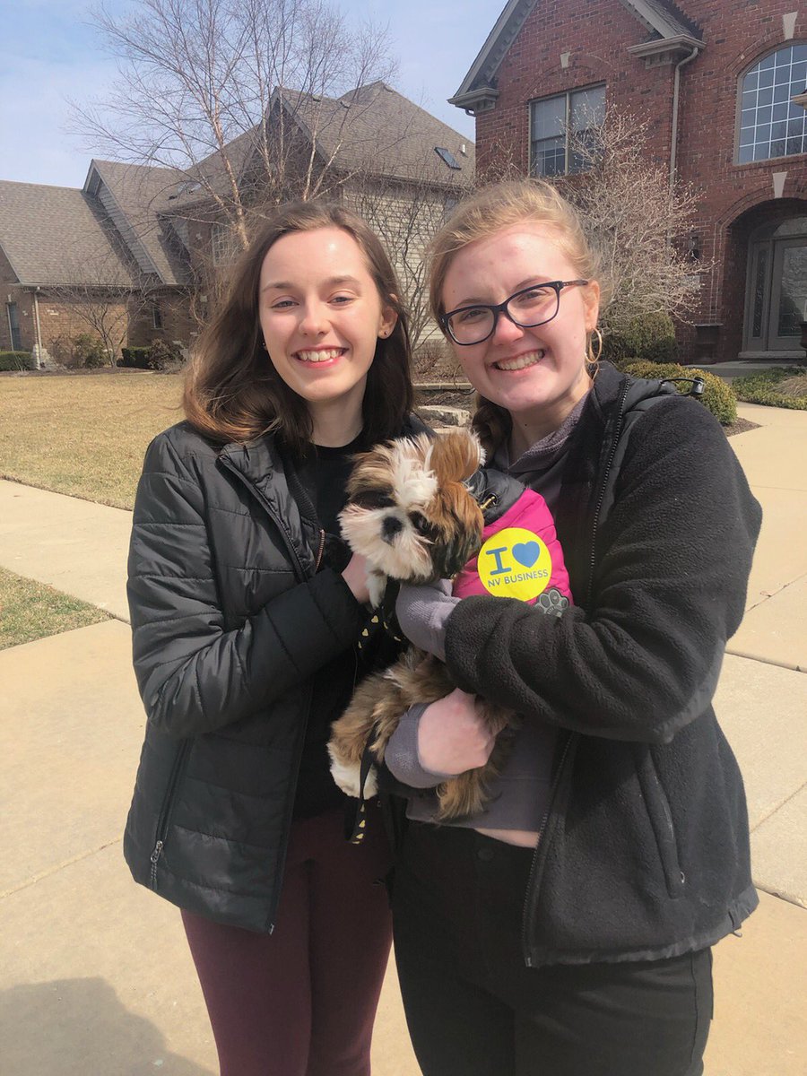 m1halley's tweet photo. @NVHSBusiness #whereintheworldisNVBIZ #beststaycation #newpuppy https://t.co/UdDXCINVYh