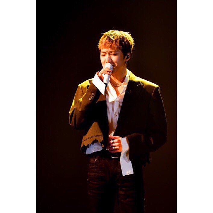 EcuadorWinner's tweet photo. [FOTO] 
Instagram SeungYoon. 
Traducción: “ Este viernes a las 8:30 pm en el programa de MBC. Nos vemos el viernes !!! 💙
#Winner #위너 #InnerCircle #인너서클 #김진우 #이승훈 #송민호 #강승윤 #YOON #JINU #HOON #MINO #WinnerEcuador #yg #ygfamily #ygfamilyecuador #kpopecuador https://t.co/2igYJjZrA0