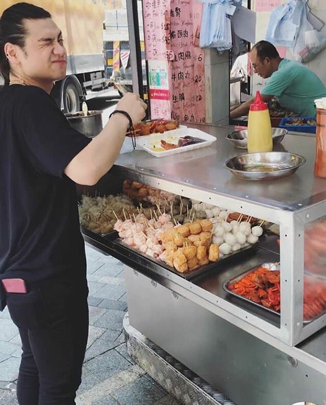 kicking_asss's tweet photo. #echusera
Ayos talaga to si baby @hashtag_k1d, idate ko lang sa tabi sa mga streetfoods wala na agad tampo niya sakin. peace na agad kami. AYYEEE
"pst, love! happy ka na?!"
@hashtag_k1d: YESS HAPPY NAA ππ
"ayeeee pose ka nga!"
@hashtag_k1d: https://t.co/7o7ZcsBR6Z