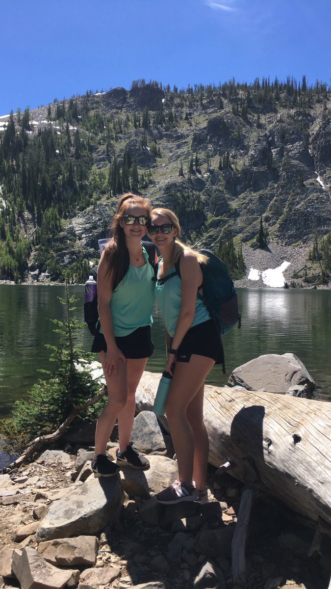 AlexisMae1413's tweet photo. everyone go &amp; wish this pretty lady a happy birthday 🥳 thank you for not only being my partying buddy but also my adventure buddy :-)) so happy I have a friend like you in my life! wish I could be there to celebrate, love you long time 🖤🖤 @serenastaley https://t.co/aMgdufEDsf