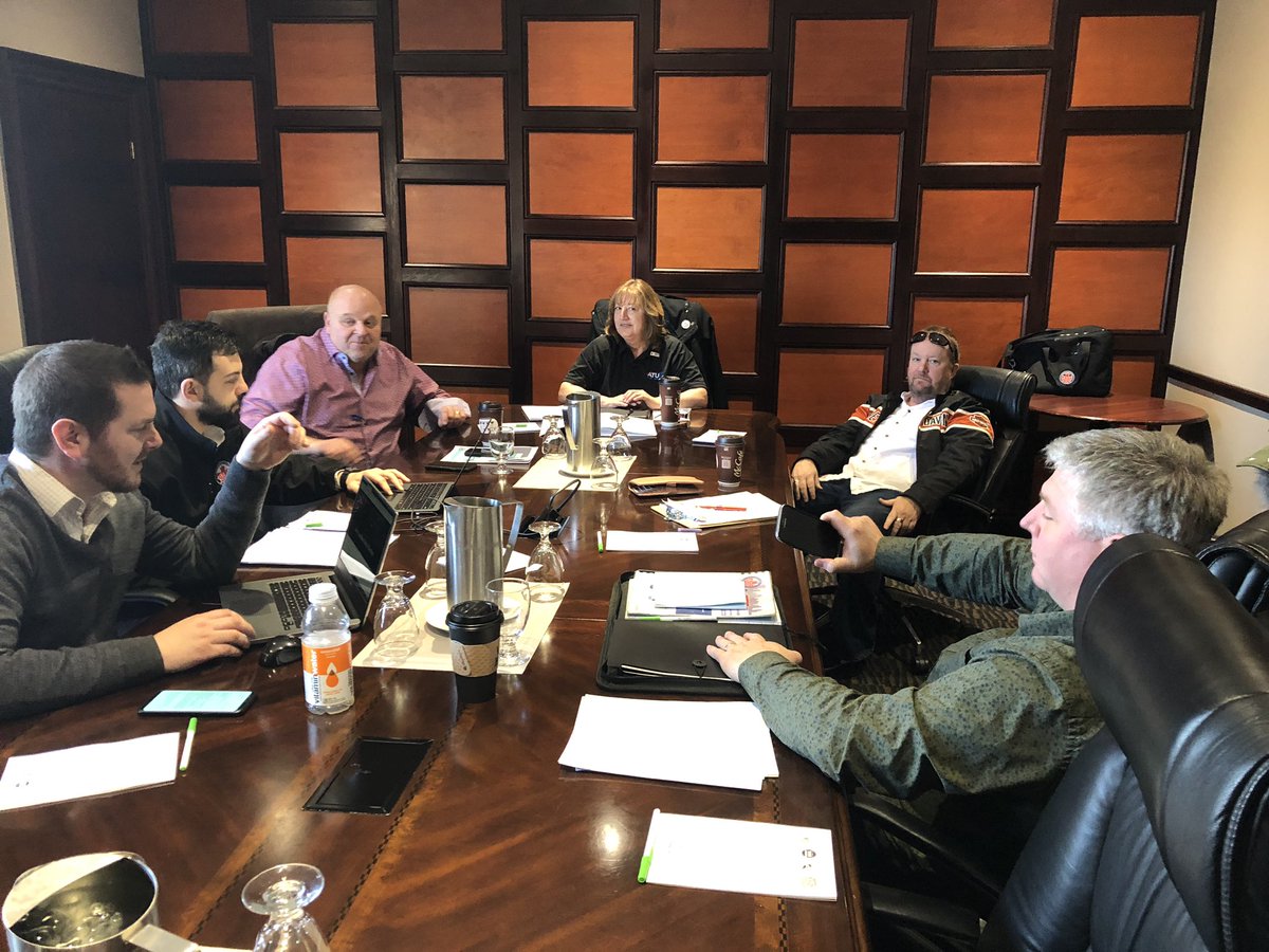 Important brainstorm session in #Niagara Region today with local Presidents from Welland (1633), Niagara (1582) and St. Catharines (846) to discuss the potential outcomes of regional transit amalgamation and our strategy to address it!