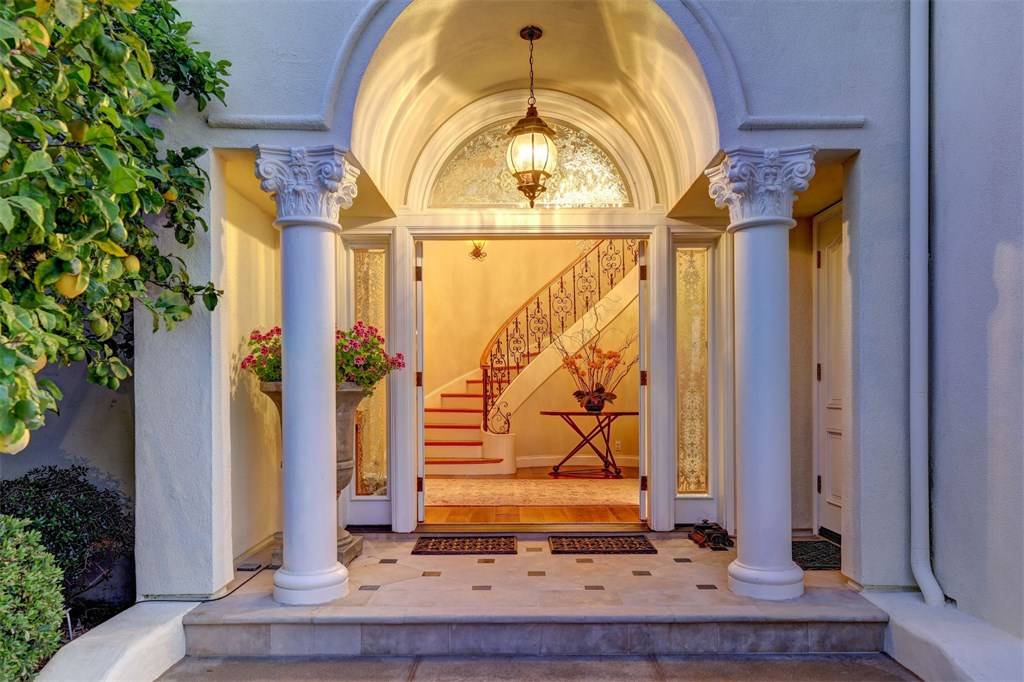 SF_FineHomes's tweet photo. Less than 10 minutes to Golden Gate Bridge! Offered at $12.95M https://t.co/qDGUMUbT5k https://t.co/91QbQpJWx5