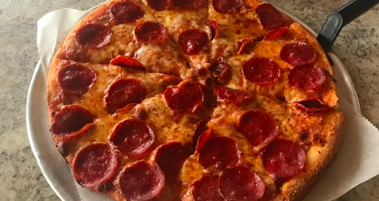 AkronPizza's tweet photo. Wow! The pizza at Rocco's is amaaazing! Check out our latest review! 🍕@akrondevilstrip #APTF #AkronPizza https://t.co/ej8Sa9NGPZ https://t.co/QswhBpIYq9