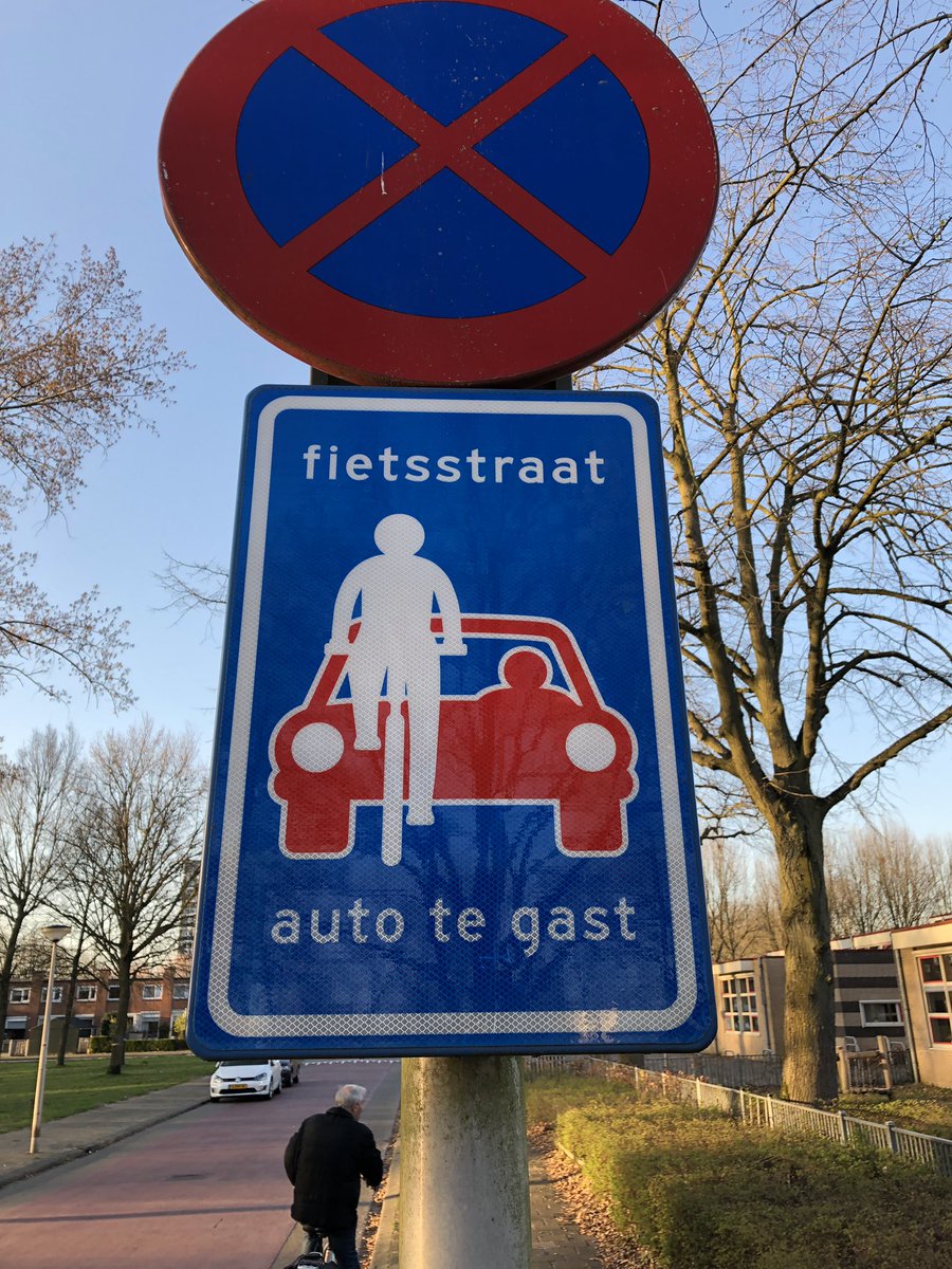 assinkbas's tweet photo. Op de leenfiets de laatste fietsstraat bedwongen. Daarmee alle twintig levels van @EFietsstad2020 gehaald!  #boswinkel #ef2020fan #enschede #stadvannu https://t.co/XaSCuLt7pq