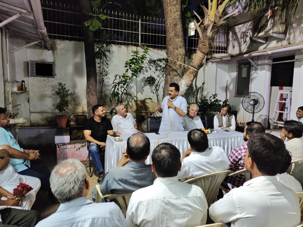sanjaynirupam's tweet photo. उत्तर भारतीय समाज को संबोधित करते हुए। https://t.co/lnT6lvSMCh