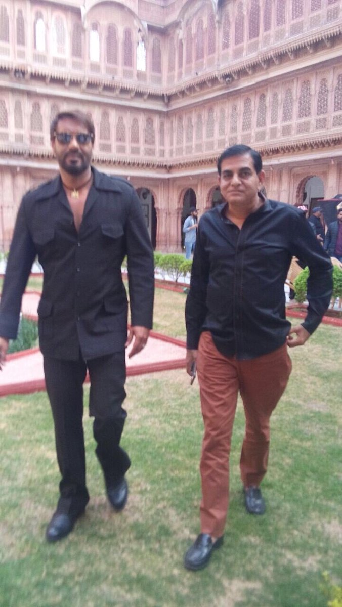 rajbansal9's tweet photo. Happy Birthday Raju. Wishing you loads of Happiness, Love &amp; Success today &amp; always. @ajaydevgn #HappyBirthdayAjayDevgn https://t.co/QKCV2q7S7P