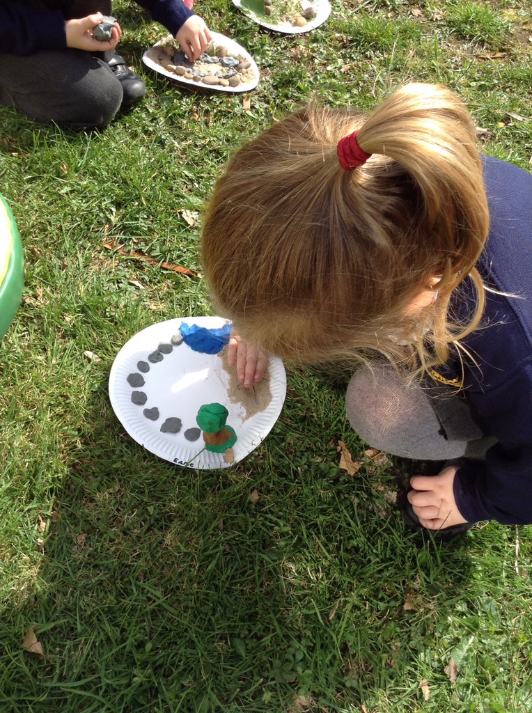 HorblingBrowns's tweet photo. We are really enjoying our learning about the Easter Story. This afternoon, we made our own Garden of Gethsemane. We thought about why Jesus chose to go there and about what would help us to feel peaceful and reflect. #learningaboutreligion #learningfromreligion https://t.co/xW0wIbyQ9v