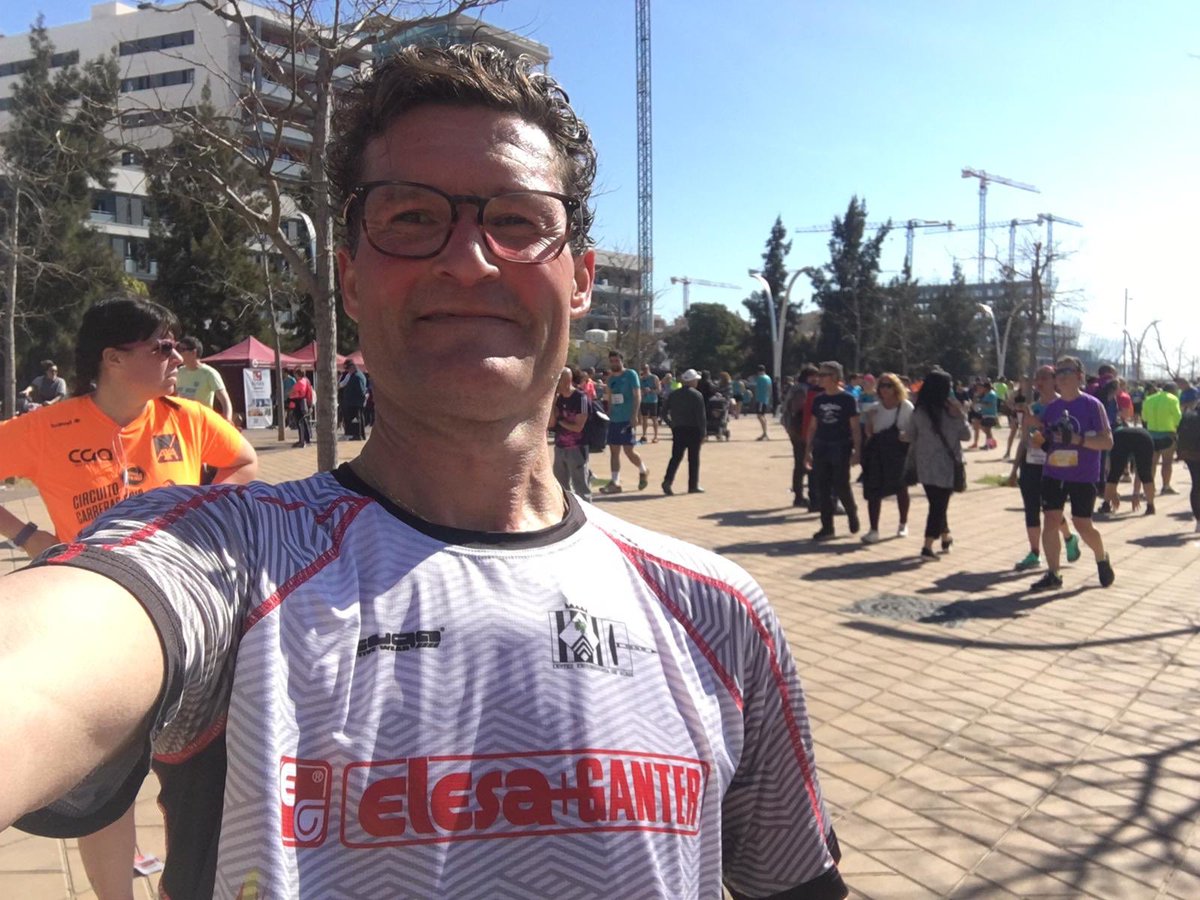 EscaldatsS's tweet photo. Gran mañana festiva de domingo en la carrera de Badalona, donde entre 4000mil personas, nuestro compañero @mateojusticiaguirado pudo batir su record de 10k parando el crono en 58’20”
FELICIDADES!!!
#elesaganter #tugawear @ELESAGANTER #runningmotivation #escaldatsteam https://t.co/cnkhQMLK7e
