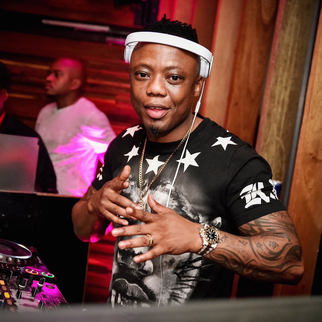 DJTira's tweet photo. Makoya Van Best 🤾🏽‍♂️ Half Man | Half Machine #DJTiraAlbumLoading.... https://t.co/OhiBWIJDU8