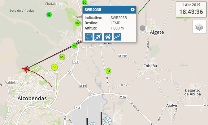 Otra pregunta de seguridad para <a href="/sansecomunica/">Ayuntamiento de San Sebastián de los Reyes</a>, lo que vemos en la imagen es una aproximación frustrada de la pista 32R de barajas de hoy (vuelo SWR203B), ¿qué ocurriría si el avión que viene con problemas para aterrizar tiene un grave problema mientras sobrevuela #sanse?