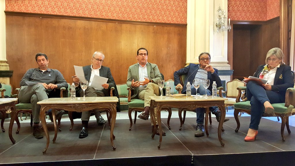 fedbousalcarrer's tweet photo. El #Bou al Carrer es una de las Señas de Identidad de la C.V. @JorgeBellver  asegura que volvera el #Bou Embolat.
➡️ Compromiso con la #Comisio Consultiva de Bous. https://t.co/ez0snzB8vj