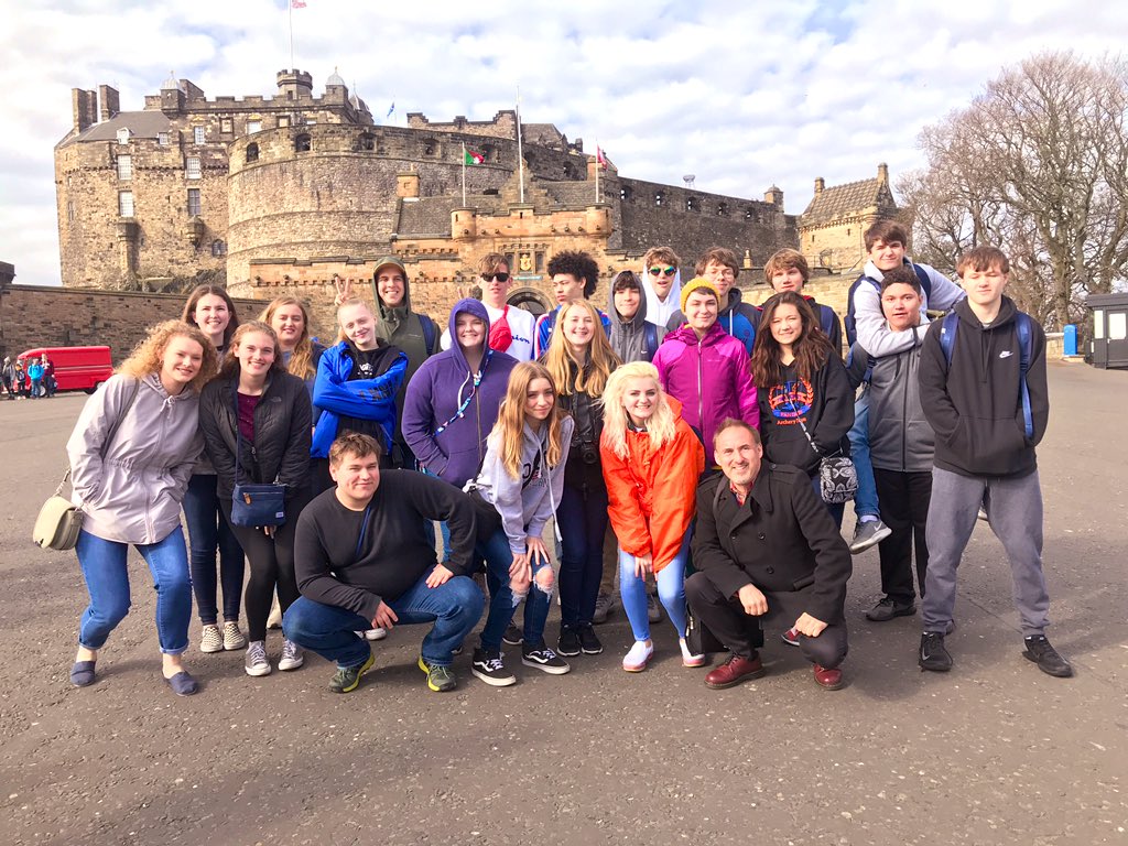 harmon06's tweet photo. Best group of kids from FHS a chaperone could ask for!@PanthrPrincipal @WeAreFrankfort #bestSpringBreak #Ediburgh #LoveMyJob https://t.co/DZe4WaNjjj