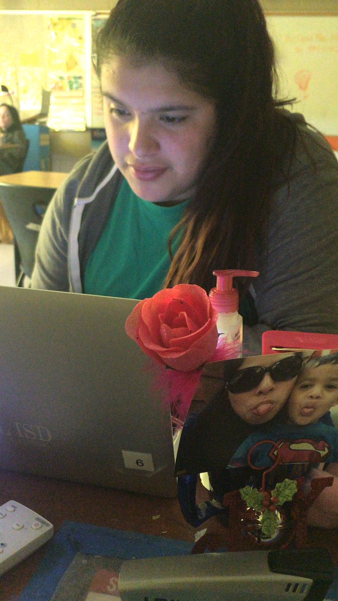 CLHSHawksAVID's tweet photo. W/ @OfficialSAT scores in my #AVIDHawk jr is on @CollegeBoard during lunch updating her college list. @AVID4College kids are always working hard even whn u don’t see them! #ThisIsAVID #ComalAVID @SKinginComal @Supt_comalisd @anglooney98 @kerrygain @kristycastillej https://t.co/lRRUJMKYrp