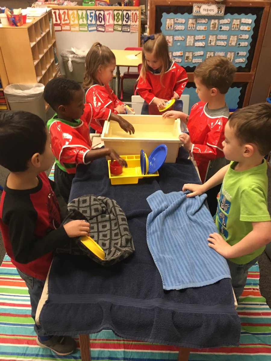 CrystalLHoffman's tweet photo. Washing dishes is hard work when learning the letter ‘w’ ⁦@USD482Dighton⁩ #prek #DEShornet https://t.co/5EVcuMUyVq