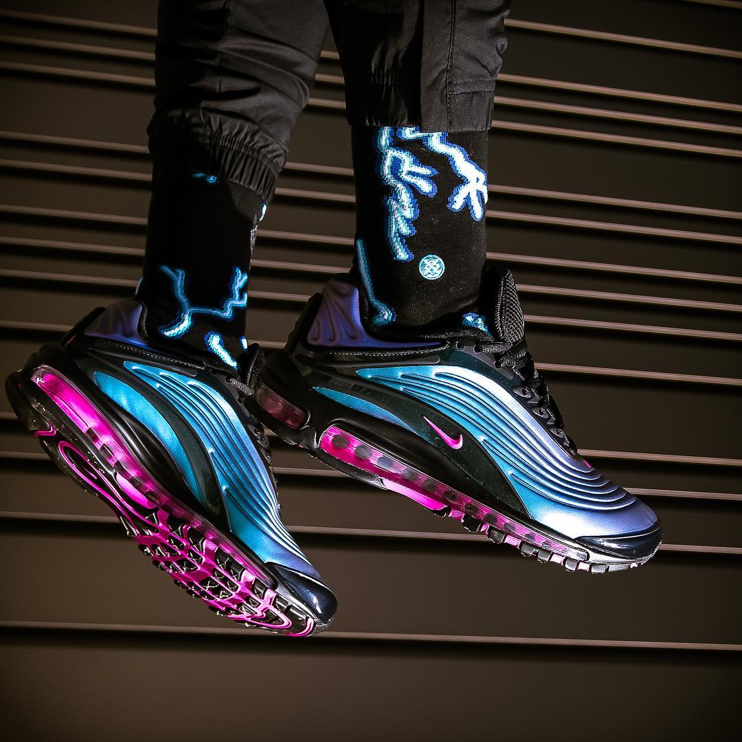 air max deluxe throwback future