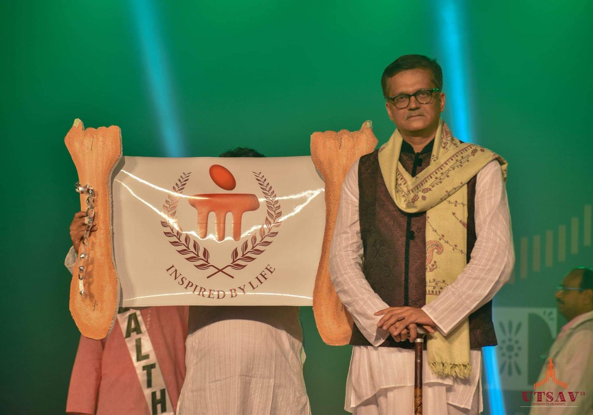 utsavmanipal's tweet photo. The #Utsav Staff Variety Entertainment ended Day 0 of #Utsav2019 On a High Note With The Audience Left Mesmerised and Waiting Expectantly for the days to Come.

Some Glimpses of the event clicked By - Sushanth, Soumyabrata, Sanjana  

#Utsav #Utsav2019 #UtsavManipal https://t.co/c9OgQnvcO7