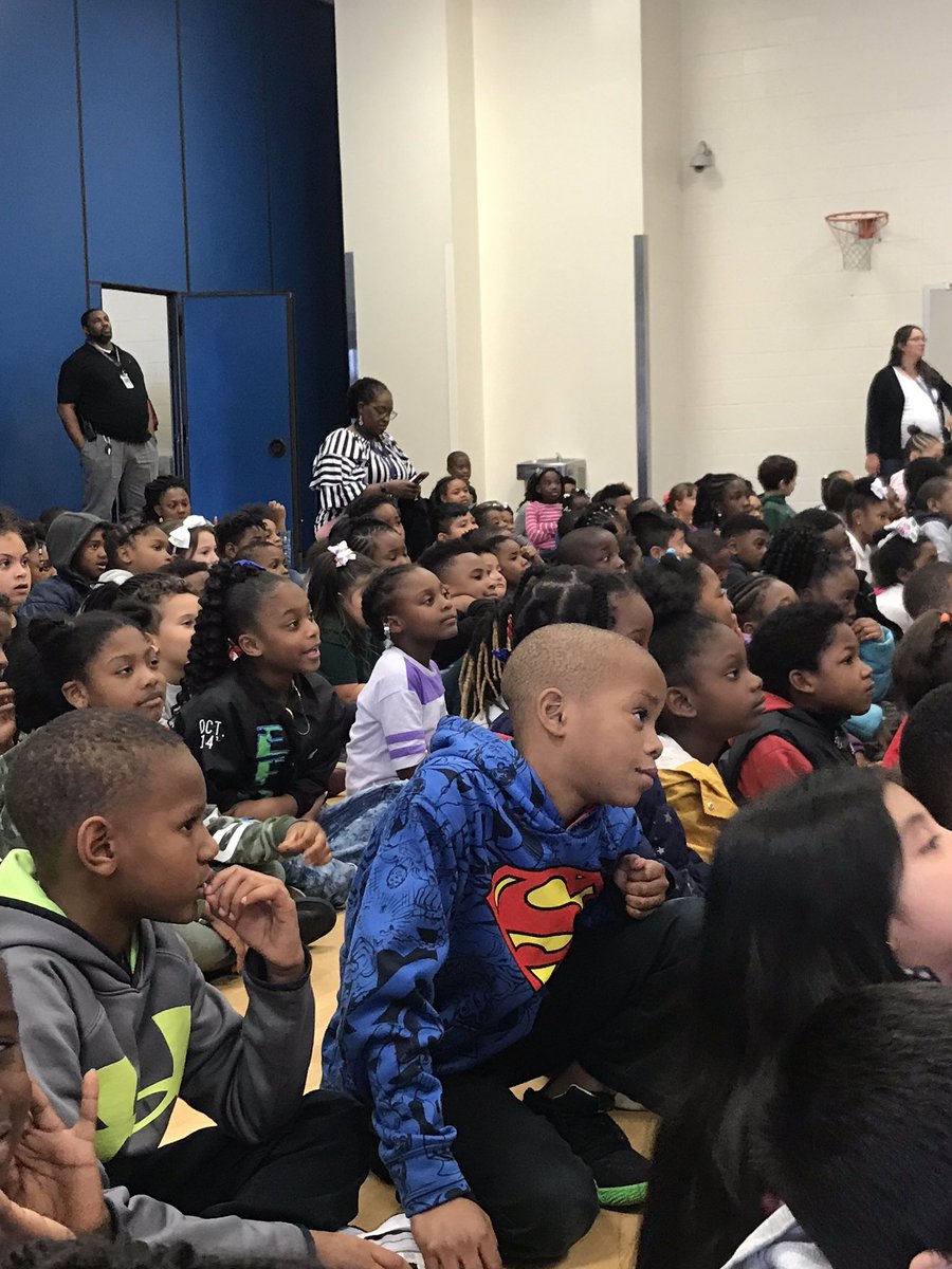 the_brandygrl75's tweet photo. Plaque man and the tooth wizard are teaching Killian lions about keeping a happy, healthy mouth. https://t.co/VJXdNaNr77
