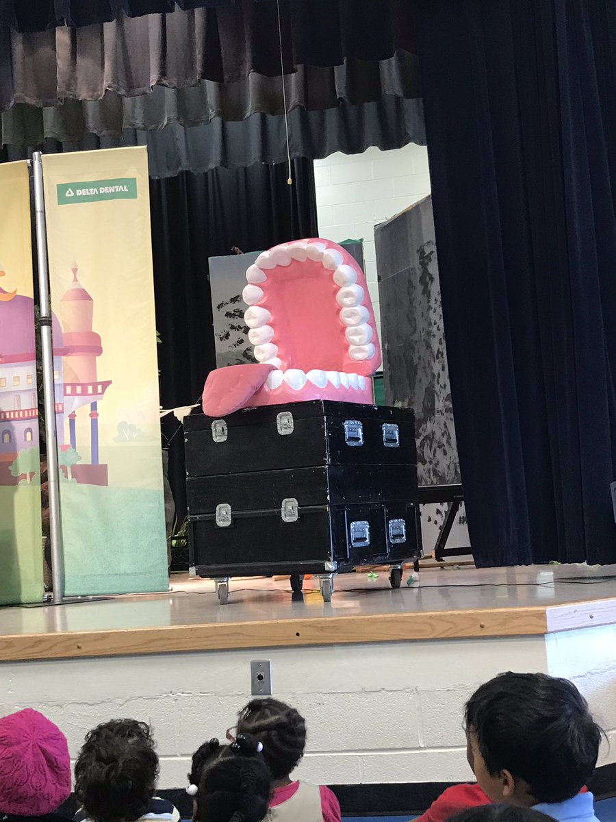 the_brandygrl75's tweet photo. Plaque man and the tooth wizard are teaching Killian lions about keeping a happy, healthy mouth. https://t.co/VJXdNaNr77