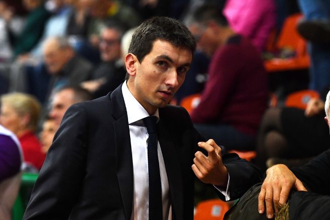 LePopu_sports's tweet photo. Youri Verieras pas convoqué à l’assemblée générale de l'association @limogescsp Élite

https://t.co/hAauk4yLjY

#Basket #JeepElite #Limoges #CSPnation https://t.co/zlolQXQyVW