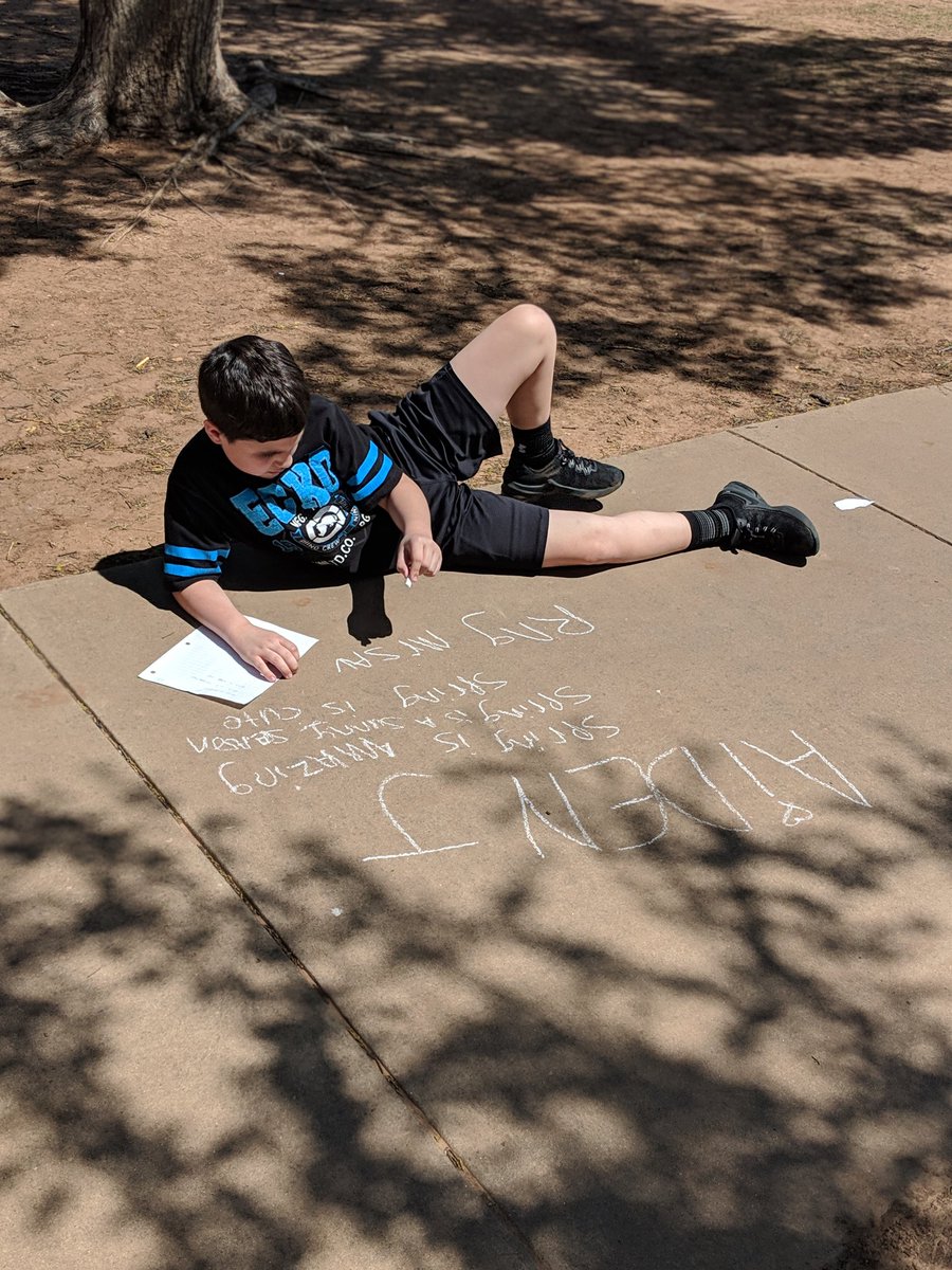 ZundyLibrarian's tweet photo. Writing spring haikus on this beautiful day! @ZundyElementary #zundykidsdeserveit #BeTheOne https://t.co/ABe0oDaPV4