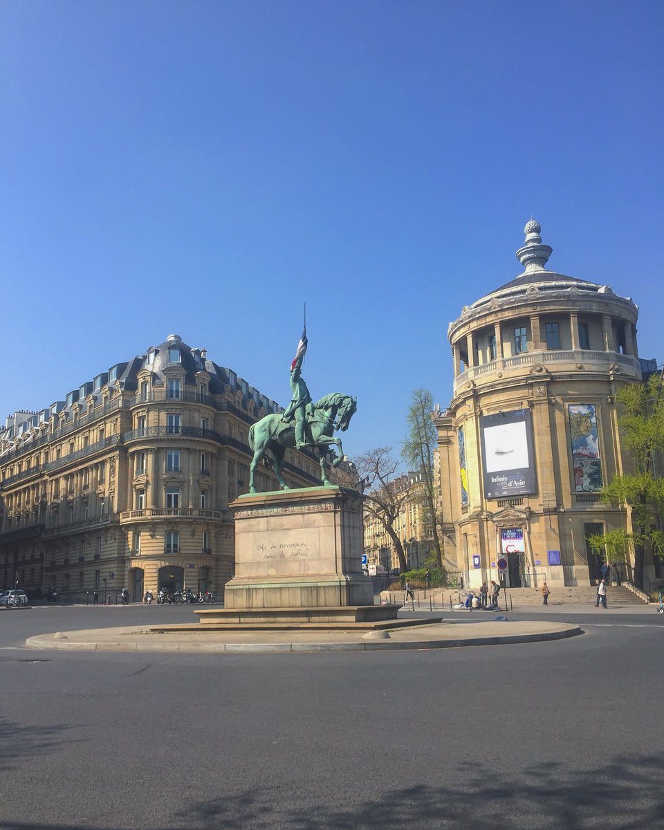 VictorParigi's tweet photo. A car-free / care-free Paris 🐎🇫🇷
#iéna #placediéna #iena #placediena #paris16 #paris16eme #paris16e #paris16ème #paris #victorparigi https://t.co/5oHTN3kwJF