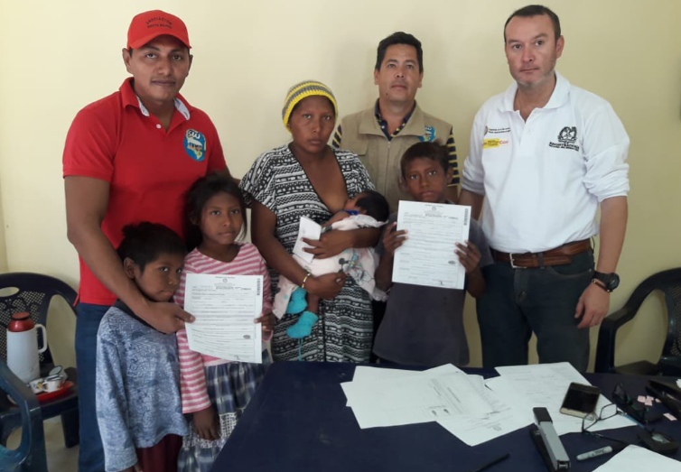 shipiawayuu's tweet photo. Encarcelaron a Javier Rojas porque ha interpuesto 700 TUTELAS POR EL  DESCONOCIMIENTO DEL DERECHO AL AGUA BENEFICIANDO A MÁS DE 300  COMUNIDADES y ha logrado que la REGISTRADURÍA NACIONAL le garantice el  DERECHO FUNDAMENTAL A LA IDENTIDAD A 2537 INDÍGENAS @CIDH @JMVivancoHRW https://t.co/vSoHwbp2gO