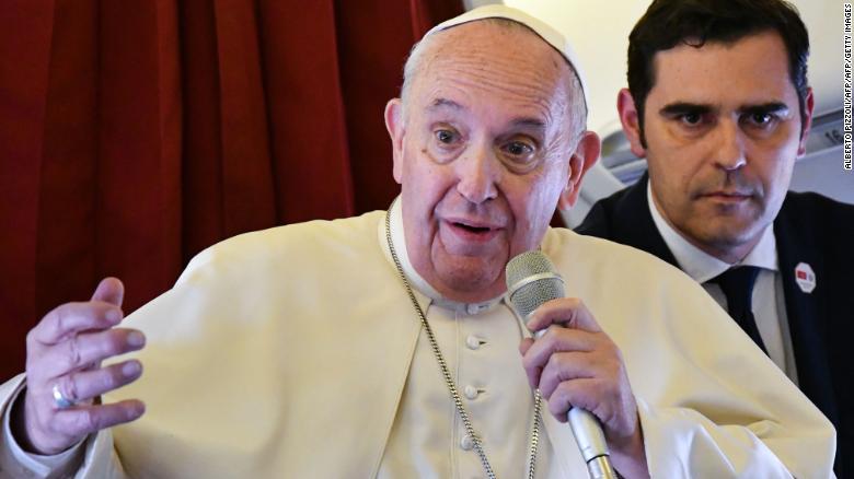 CNN's tweet photo. Pope Francis: "Those who build walls will become prisoners of the walls they put up" https://t.co/A90AtSr4bo https://t.co/taY14KtMc9