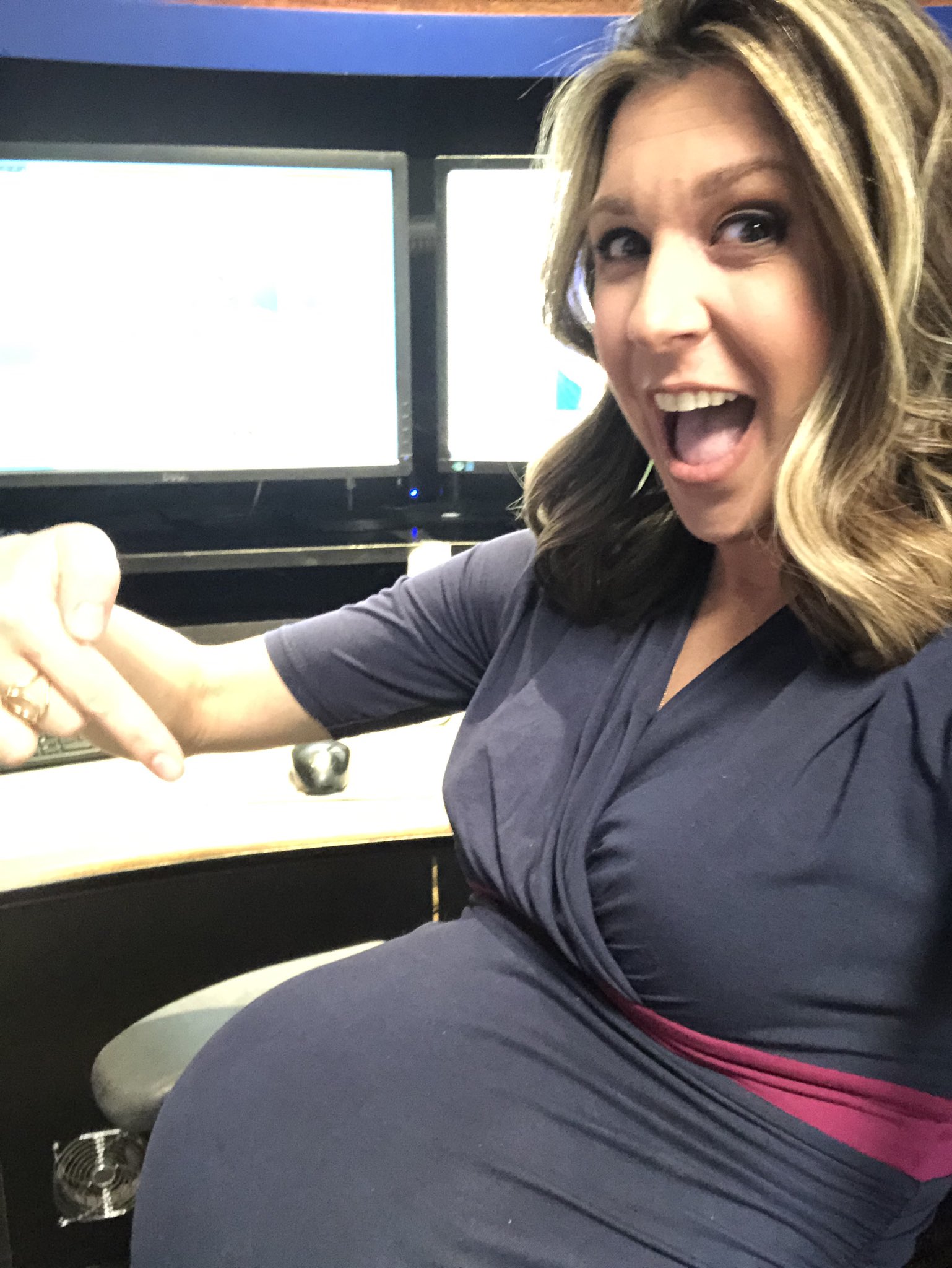 becky-ditchfield-on-twitter-this-is-not-an-april-fool-s-joke-i-am-stillpregnant-truth-be-told-if-the-baby-came-now-it-would-be-considered-a-preemie-so-hooray-fingers-crossed