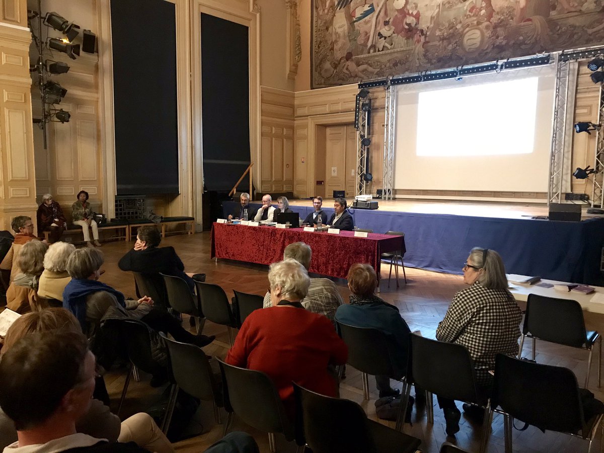 LaGrande_10's tweet photo. Présentation aux habitants de @mairiedu13 qui vont vivre une véritable révolution des transports avec les arrivées des #T9 et #Tzen5, le prolongement de la @Ligne14_RATP et le nouveau plan de bus dès le 20 avril... reste le prolongement de @Ligne10_RATP ! #viteleDOCP https://t.co/X1owc2ZS8A