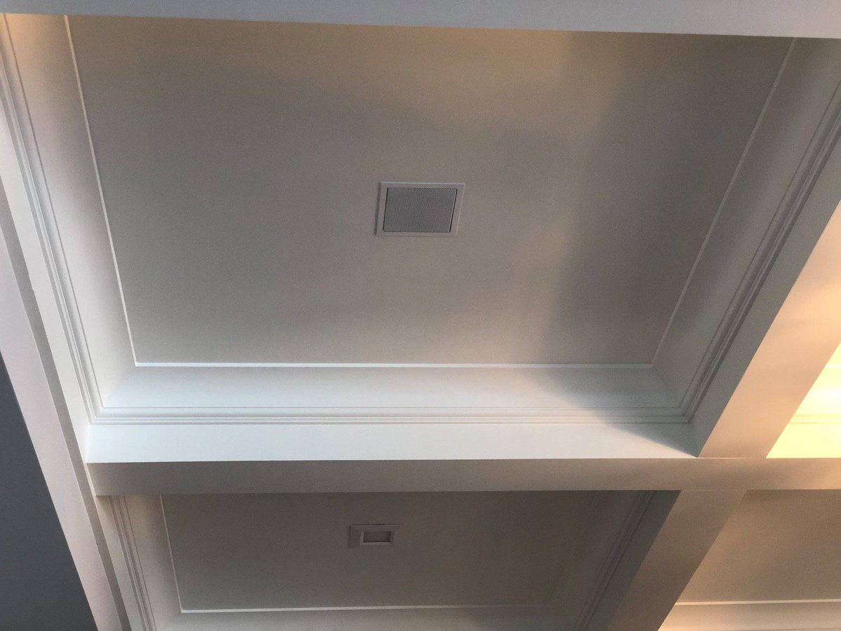 james_speaker's tweet photo. #MondayMotivation - When you blend #design and #technology, you get the #SmallAperture speaker. Swift Audio of MI installed 27 in this house! See the black can lights, woodgrain grilles, square & round lights. The options are endless. #interiordesign #JamesLoudspeaker #speakers https://t.co/h8hec7B0Sq