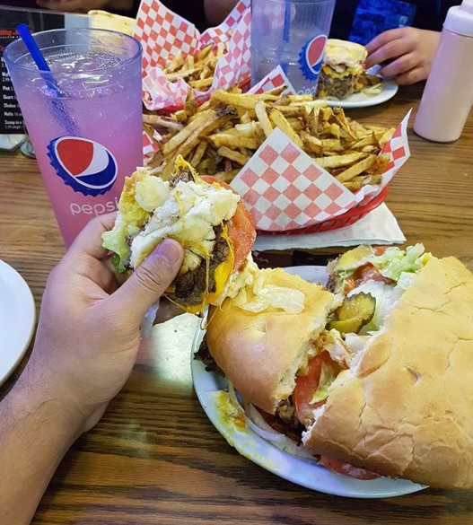 BigJudsArcher's tweet photo. A picture is worth a thousand bites!
.
.
.
#Rexburg #RexburgID #IDEats #FoodiesofID #ExploreID #ExploreRexburg #BigJudsArcher #BigJuds #Delicious #GoodEats #BigJudSpecial #CustomBrugers #FoodChallenge #MeatComa #BurgersAreLife https://t.co/FUiJRIdMtm