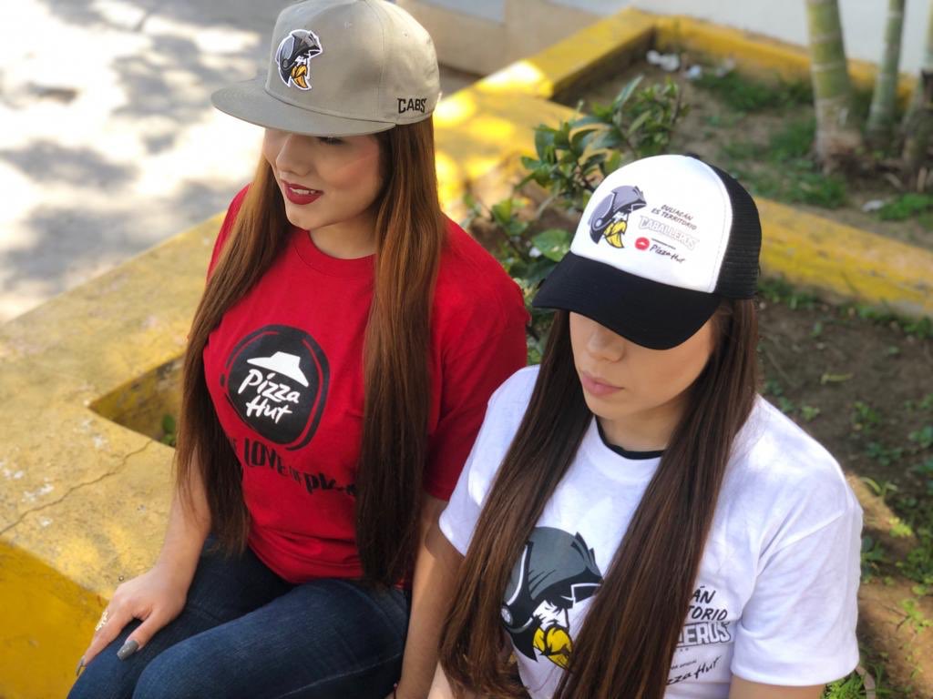 caballeroscln's tweet photo. ¡TODOS SOMOS CABALLEROS! 🏀🛡⚔️

Inicia la semana con toda la actitud de la Nación Cabs y el #TeamPromotion de @PizzaHut_Mexico...

#JaladosCuliacán #VivaElBasket https://t.co/pJcoEHZ720