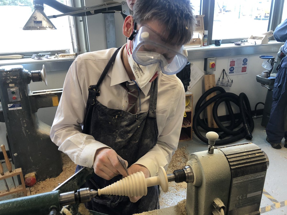 FATech_Ed's tweet photo. Jack pers Krafts churning out Mother’s Day gifts for their @TennerFiverYE challenge - chopping boards have been going like hotcakes #Luckymums #FORenterprise https://t.co/aikZN1ipxj