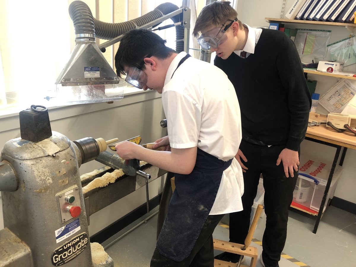FATech_Ed's tweet photo. Jack pers Krafts churning out Mother’s Day gifts for their @TennerFiverYE challenge - chopping boards have been going like hotcakes #Luckymums #FORenterprise https://t.co/aikZN1ipxj