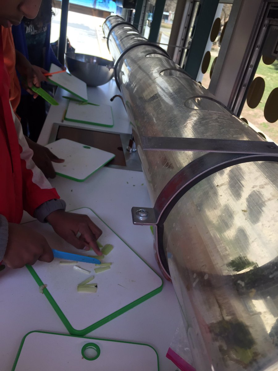 KNguyenScience's tweet photo. Hydroponics and food science @RMS_Pride today! Who knew how good salad can taste?! #foodscience #middleschool #STEMclub #ExplorersClub #MobileFoodLab https://t.co/UPFwH6cKaI