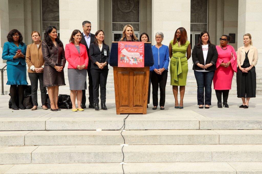 JenSiebelNewsom's tweet image. In California alone, women lose 78.6 billion dollars to the wage gap. It’s time to end this injustice. It’s time to close the gap. 

That’s why today, I was so proud to launch #EqualPayCA in partnership with @TIMESUPNOW and @CCSWG. 

Join us: bit.ly/EqualPayCA
