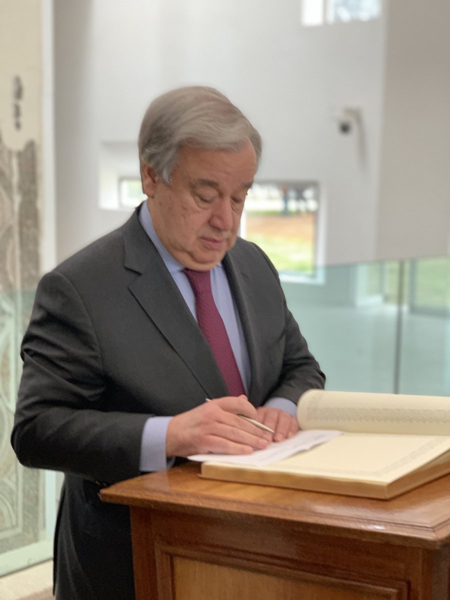 UN's tweet image. "My thoughts are always with all the victims, their families and with the Tunisian people. With my deep condolences and all my solidarity." -- @antonioguterres in guest book at Tunisia's @BardoMusee, site of 2015 terror attack.