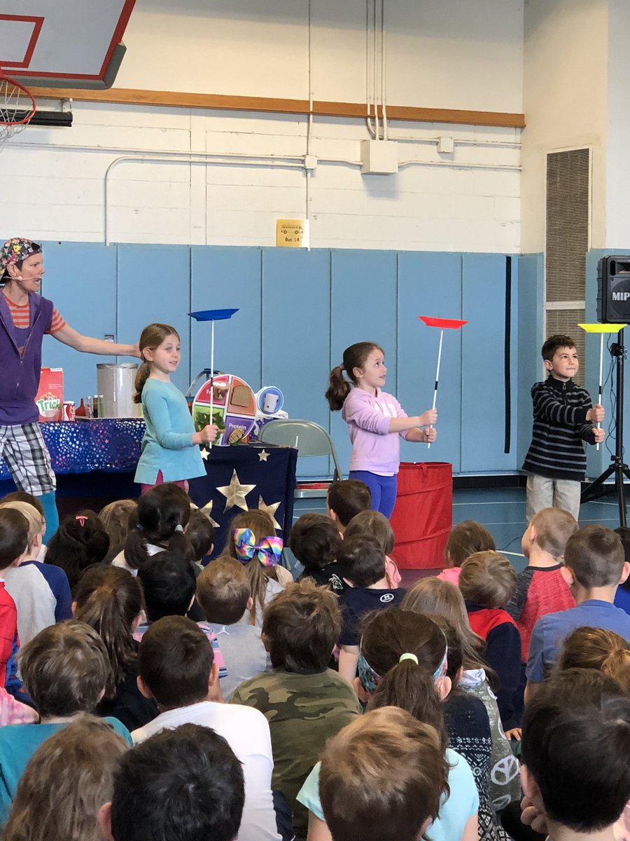 mrsgelinas's tweet photo. Student involvement during the assembly today! Great job kids! #foodplay #tobefit #memprek1 https://t.co/rcMOIKL0H4
