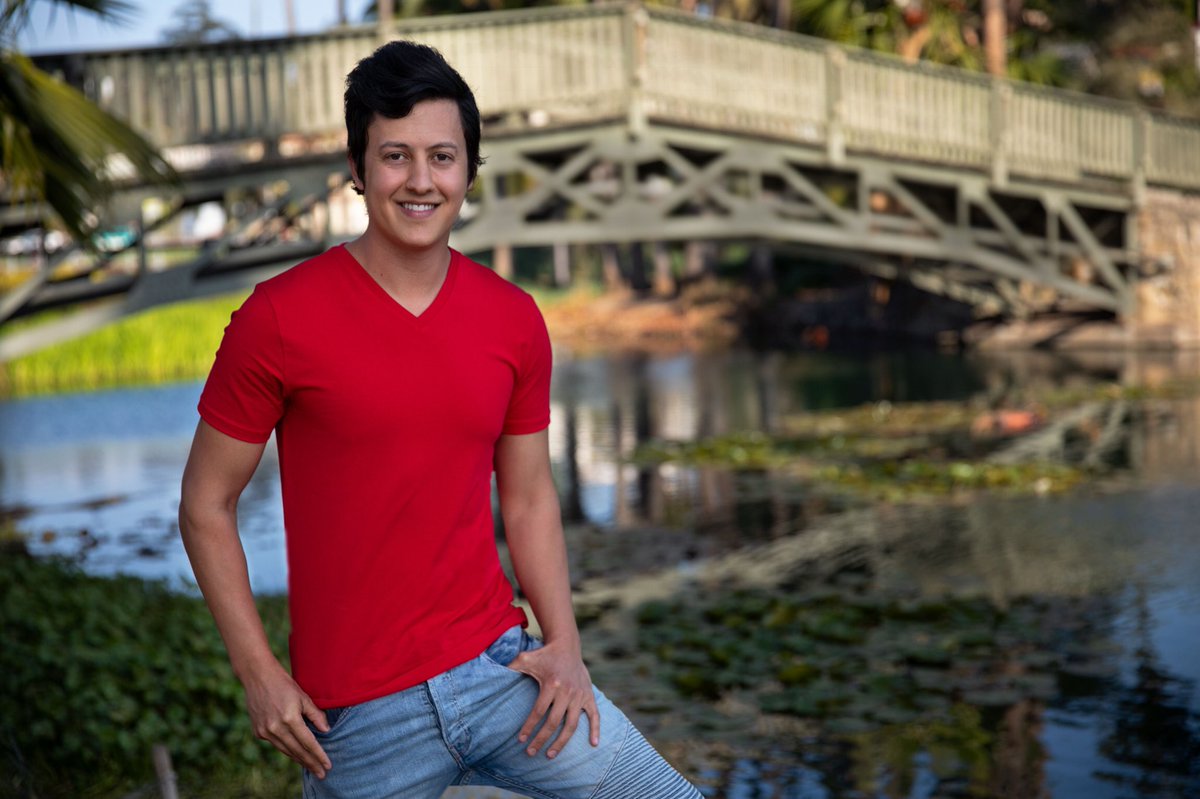 juliancamarena's tweet image. What’s your favorite color? Can you guess what mine is 😉