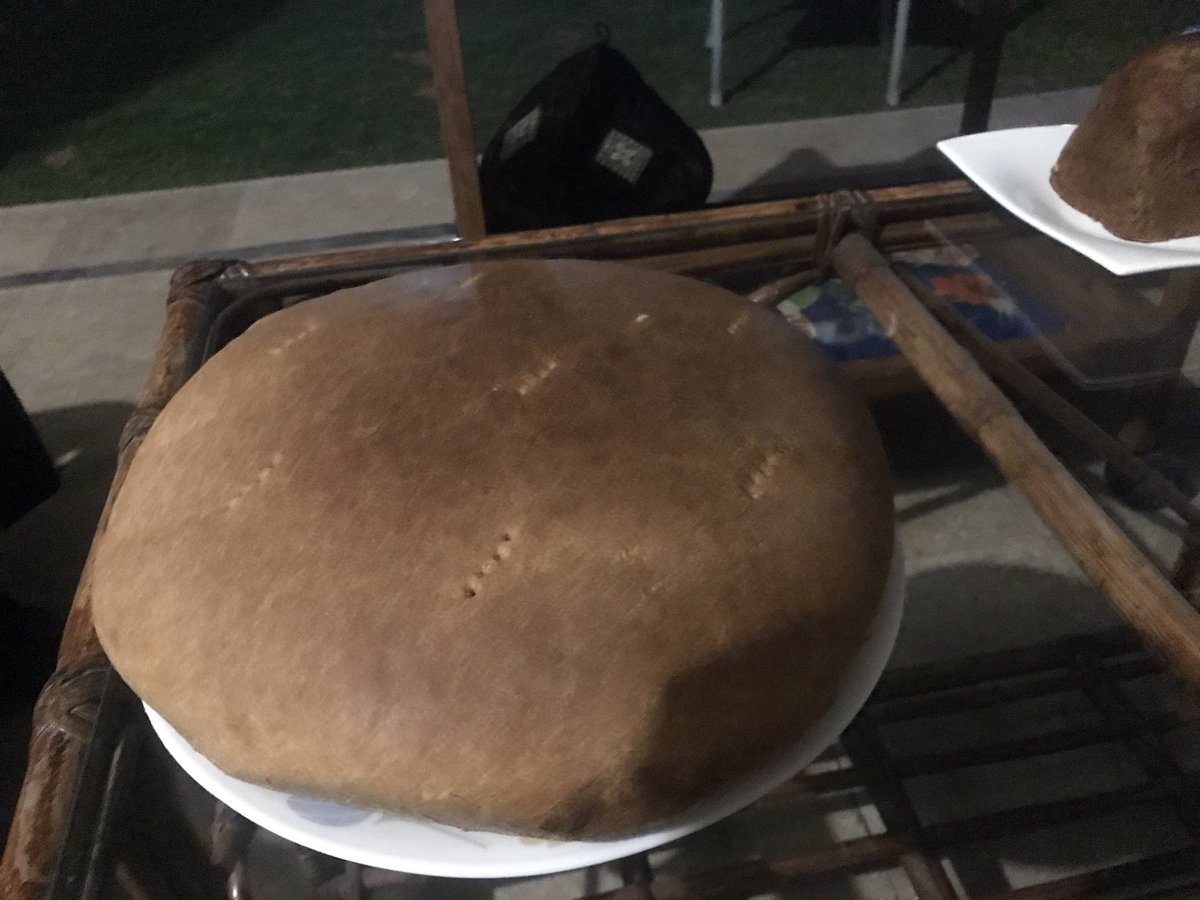 ninoqazi's tweet photo. #phitti #bread #hunza style we have such a varied and lovely tradtion of #bread making #pakistan #culinary #tradition thank you #colsher & aunty #Azra ๐๐ต๐ฐ๐ https://t.co/Nq4FDEUmbo
