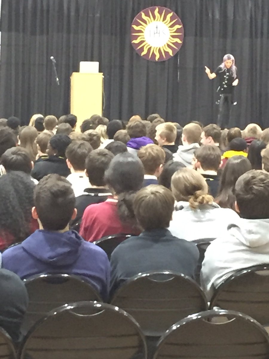 “You all can be so powerful, but so many of us stay silent. We keep our real stories to ourselves.” Keynote speaker @JuliaGarciaNYC closes our Workshop Day with a powerful address to students.