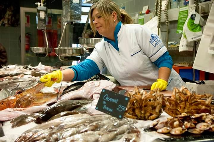 Merluza del pincho, rodaballo salvaje, rape, palometa roja… en el  puesto de Mónica Mella 👉bit.ly/2WzXUZm👈  encontrarás pescado gallego, fresco y de proximidad, capturado en nuestras rías de manera artesanal.

Compra ya en kibus.online 

#realfooding