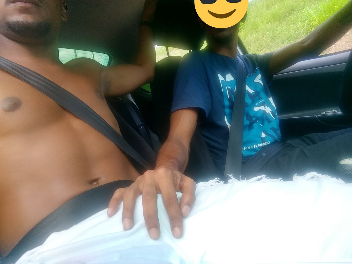 uberflex's tweet photo. Grindr e Uber, dois App que amo. 
#uberflexrj #boy #gay #passageirofeliz #leitada 
#errejota #sexo https://t.co/oCuhJogWmK