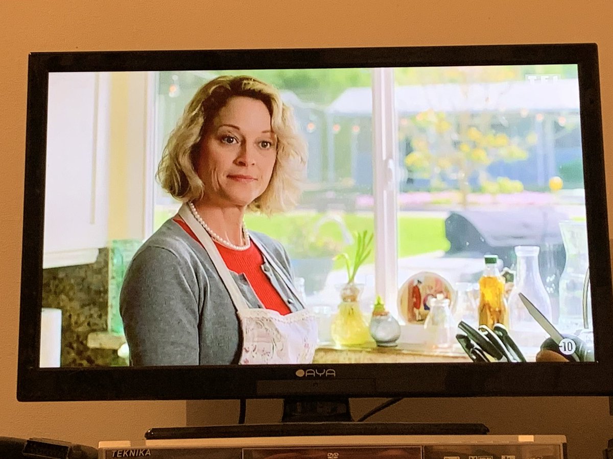 SherriTeri_FR's tweet photo. I catching up the movie #DeadlySwitch with @TeriPolo1 https://t.co/OMpRrWLUrF