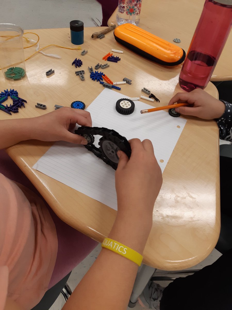 Ms_RNanji's tweet photo. Building simple machines! 🏗 https://t.co/kxXuRVzxBB