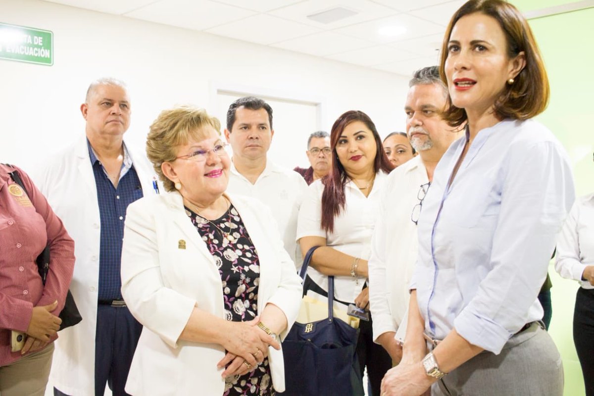 UADEOoficial's tweet photo. Nuestra Rectora, Dra. Sylvia Paz Díaz Camacho junto a la presidenta de @dif_sinaloa, Sra. @RosyFdeOrdaz, reafirmando la colaboración entre ambas instituciones para iniciar proyectos en conjunto que contribuyan al beneficio de todos. https://t.co/Zz7CYD6Lai